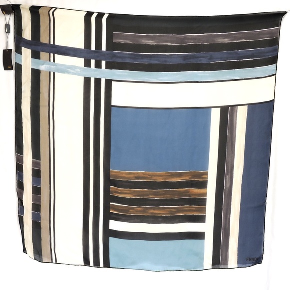 FENDI 🇮🇹 100% SILK WOMEN'S FASHION BLUE SCARF - Picture 1 of 4